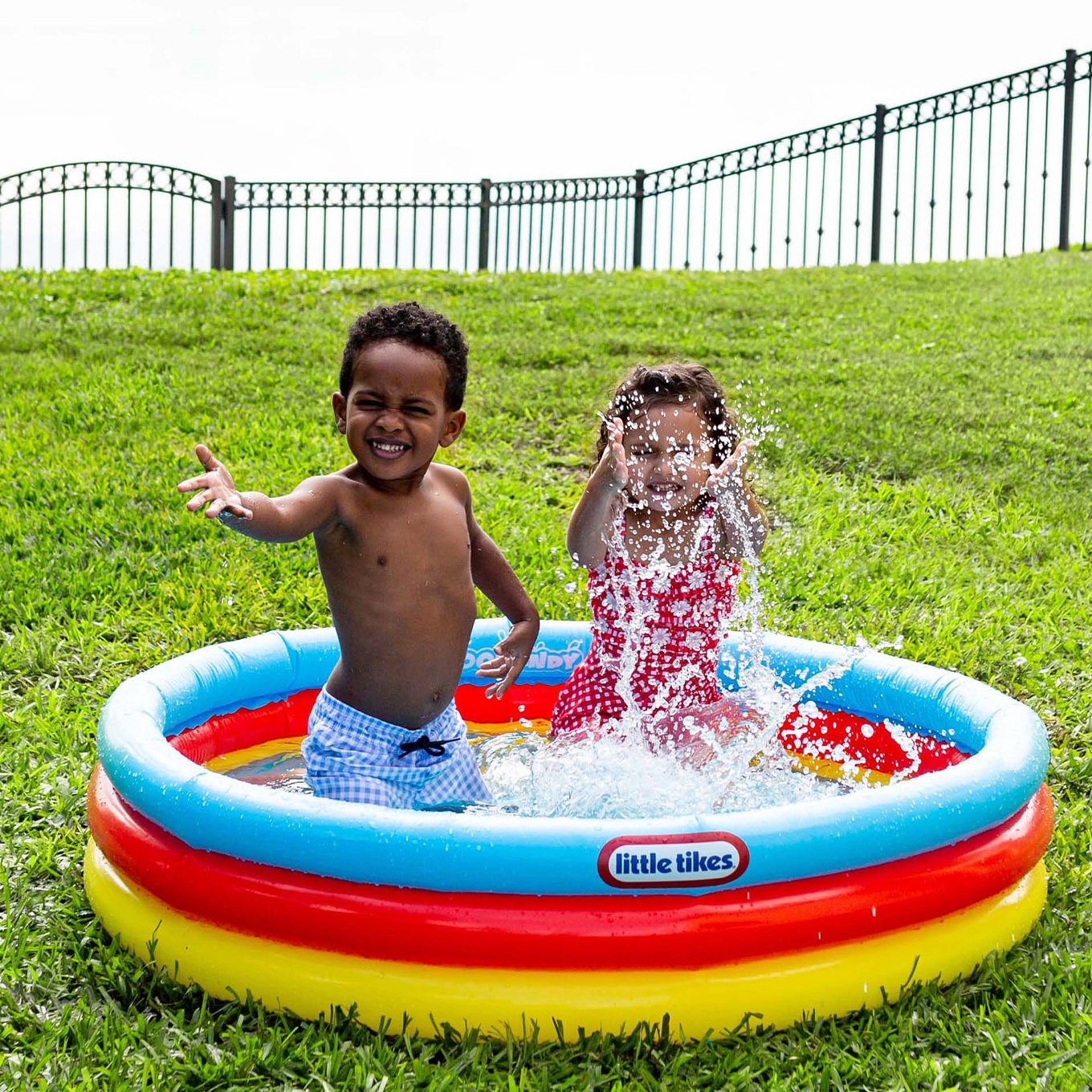Piscina Infantil Little Tikes – Diversão e Frescor para os Pequenos!